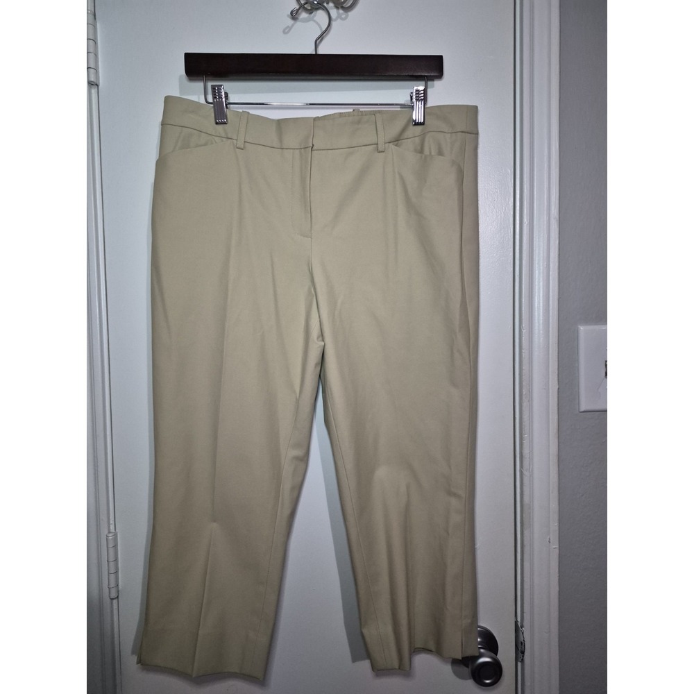 NWT LAFAYETTE 148 NEW YORK  Pull On Capri Pants- Size 12‎ Khaki Pockets Stretch